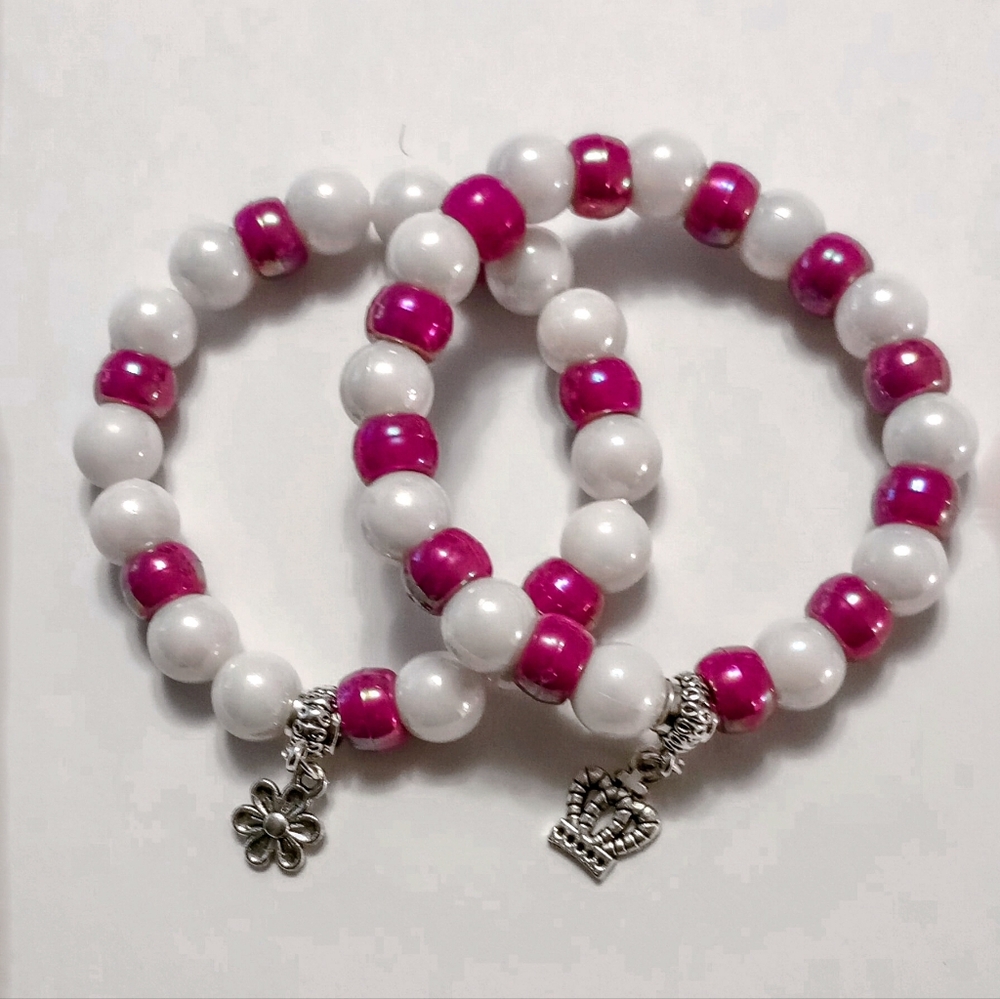 Glass bead bracelet